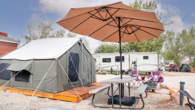 Funstays Glamping Setup Tent In Rv Park #4 Ok-T4 モアブ エクステリア 写真